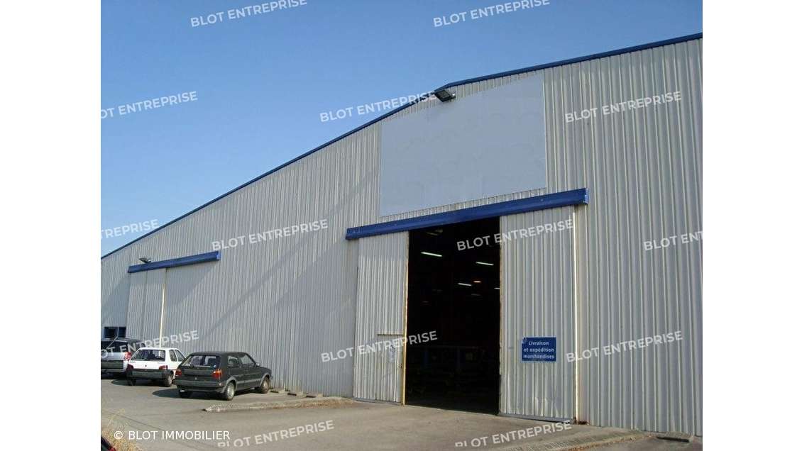 A louer bâtiment industriel de 2900m² à Landevant