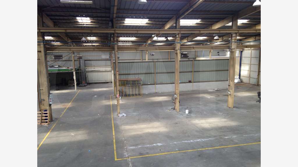 Loue bâtiment d'activités de 2900m² à Landevant