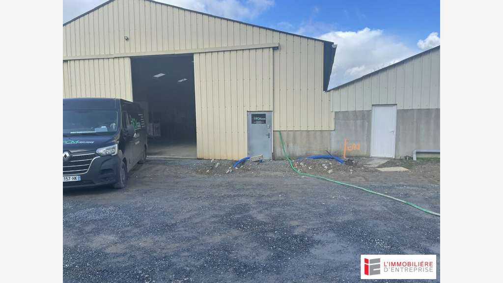 A louer entrepôt 500m² à Plouvorn 