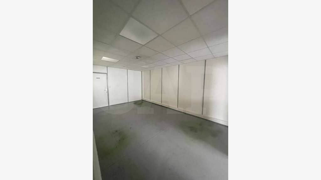 A louer local d'activité 212m² à Lanester