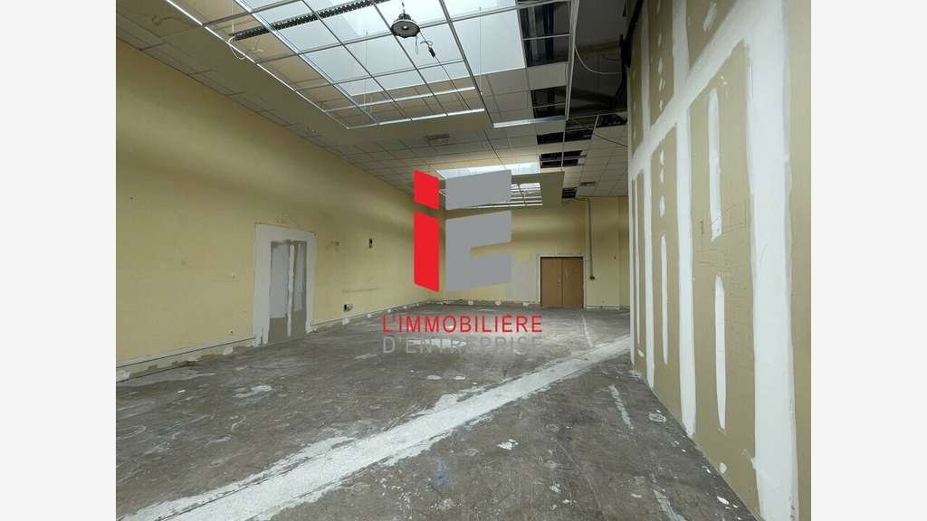 Loue local d'activité 160m² à Lanester Technellys