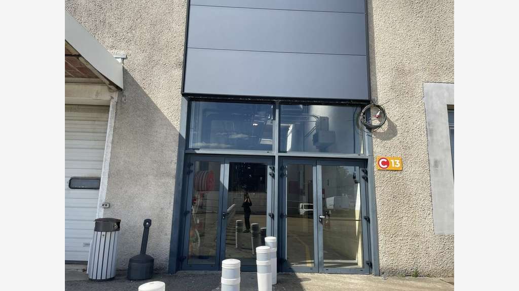 Loue local d'activité 160m² à Lanester Technellys