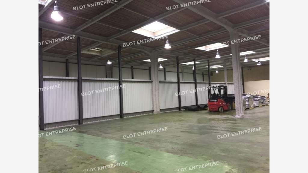 A louer local 1100m² Lanester Parc Technellys