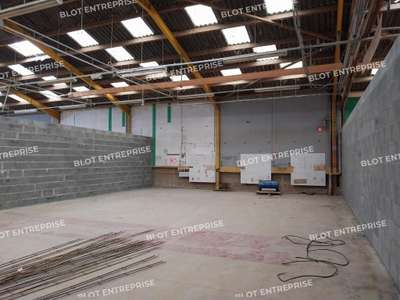 A louer cellule d'activités 225m² à Languenan