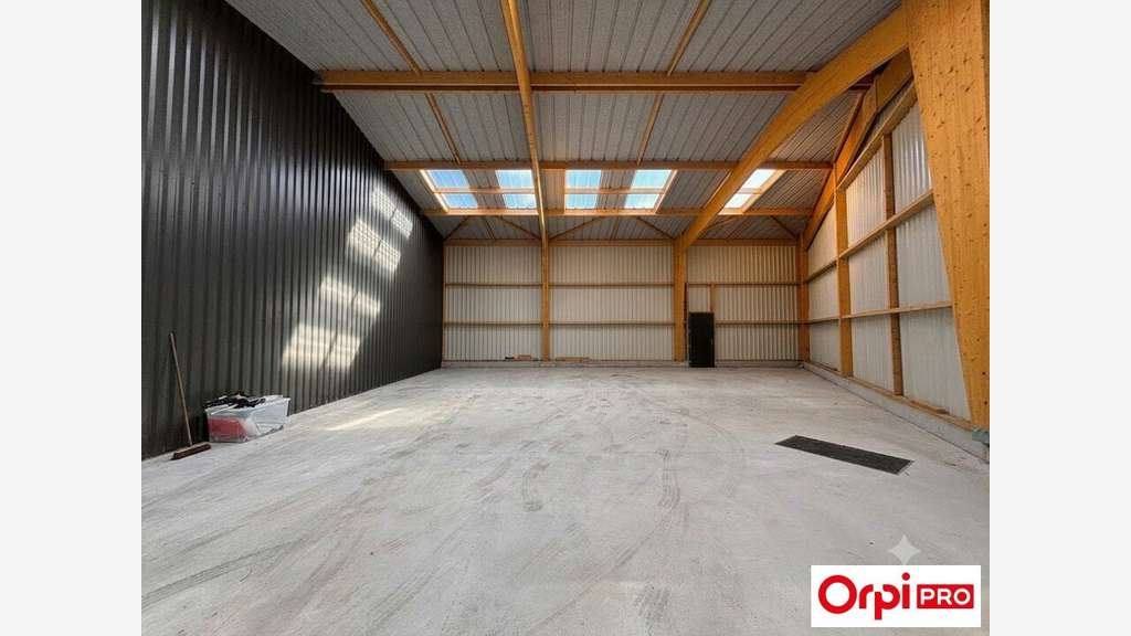 À LOUER  LOCAL D'ACTIVITE NEUF DE 150 m²