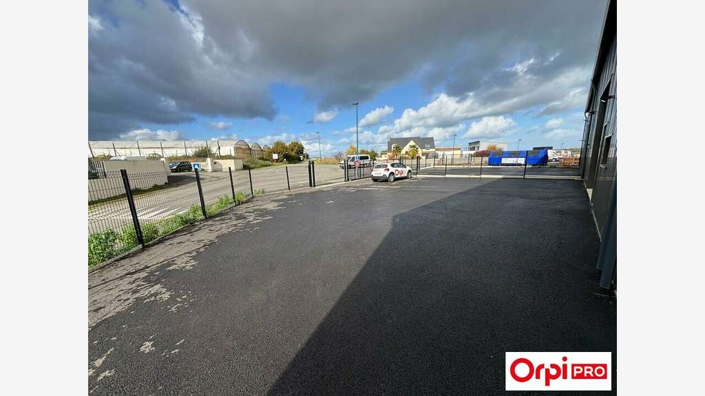 À LOUER  LOCAL D'ACTIVITE NEUF DE 150 m²