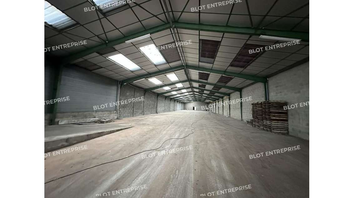 A louer local d'activités 1310m² à Languidic