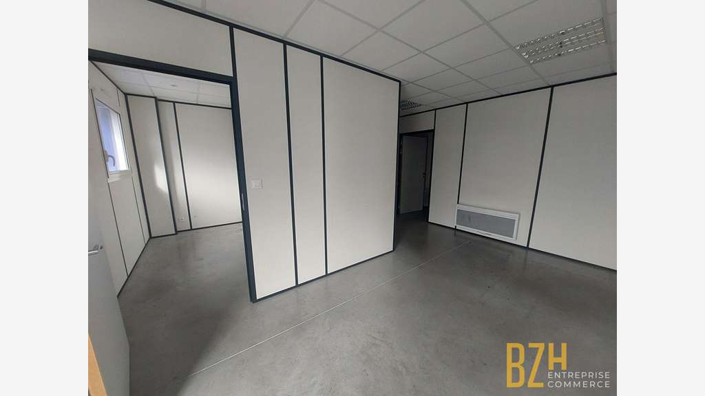 A LOUER - LOCAL 276 m² - LANGUIDIC