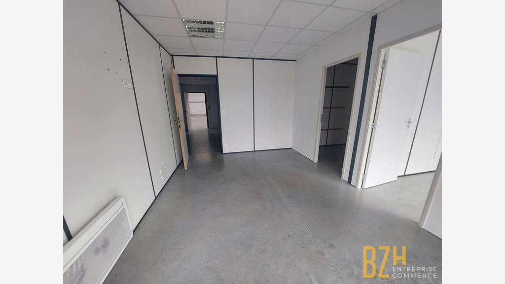 A LOUER - LOCAL 276 m² - LANGUIDIC
