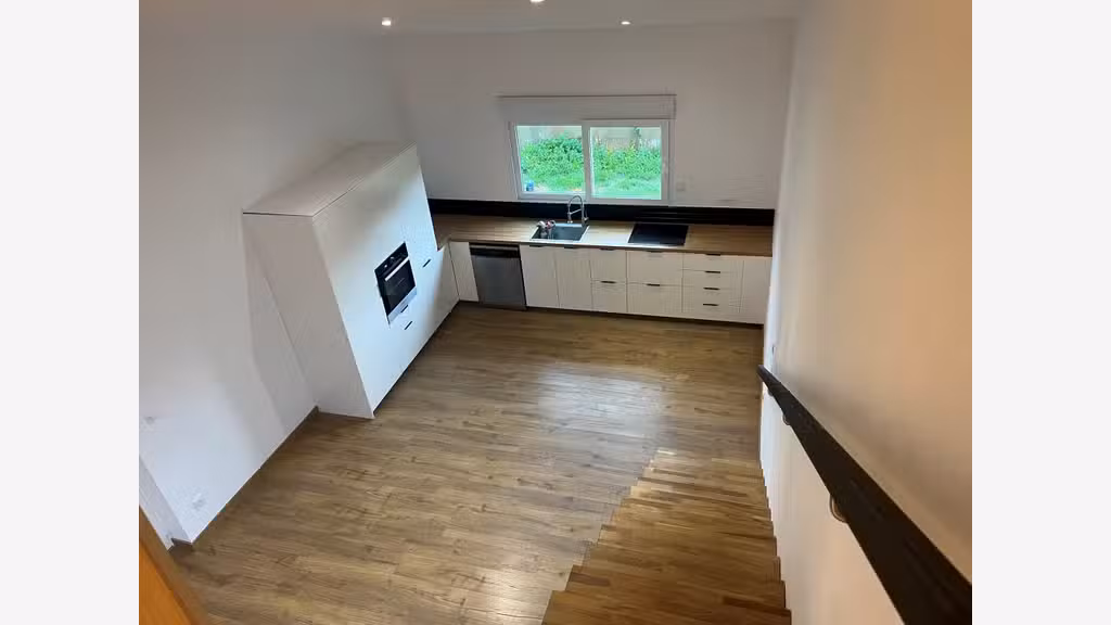 Loue local d'activité 160m² + appart à Lannion