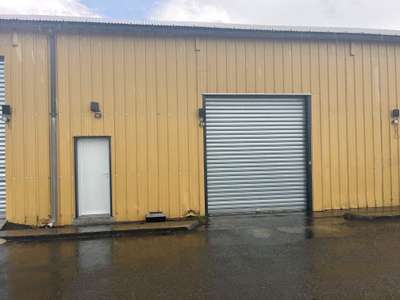 Loue local d'activité 160m² + appart à Lannion