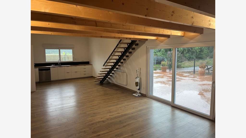 Loue local d'activité 160m² + appart à Lannion