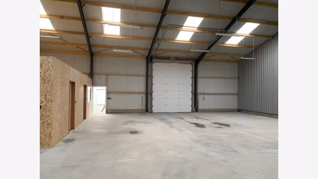 A louer local d'activité de 300m² en ZA à Lannion