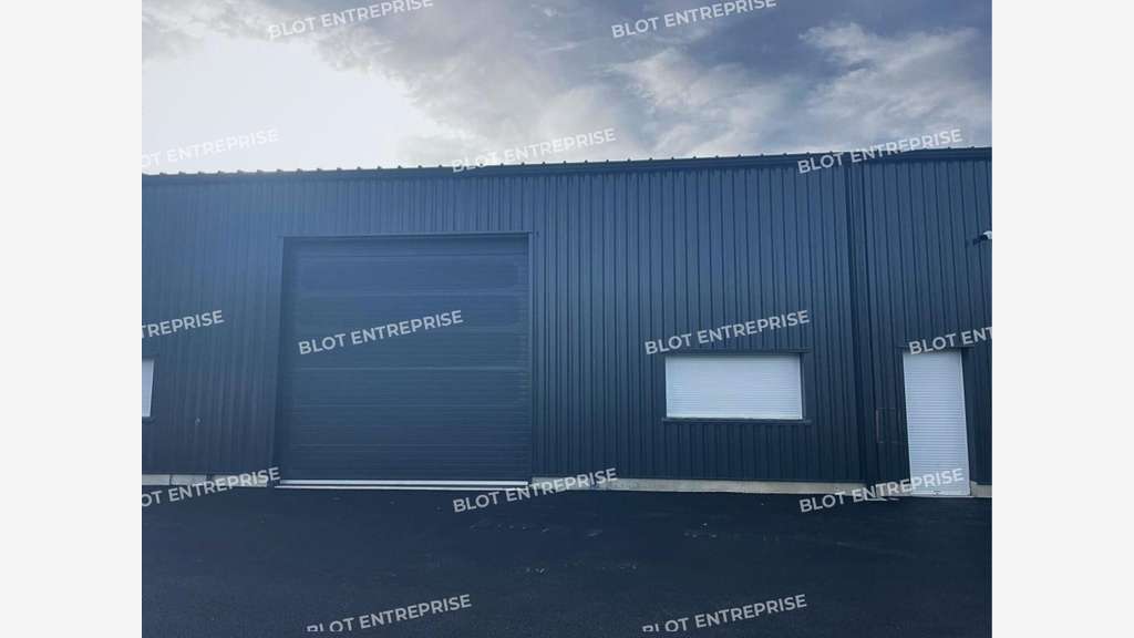 A louer cellule d'activités neuve 200m² Lanvollon