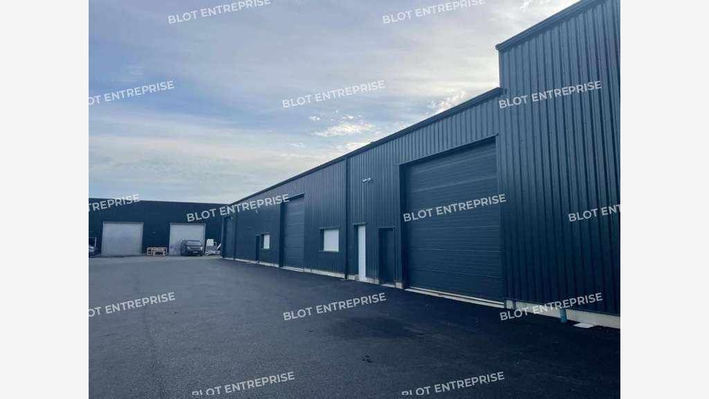 A louer cellule d'activités neuve 200m² Lanvollon
