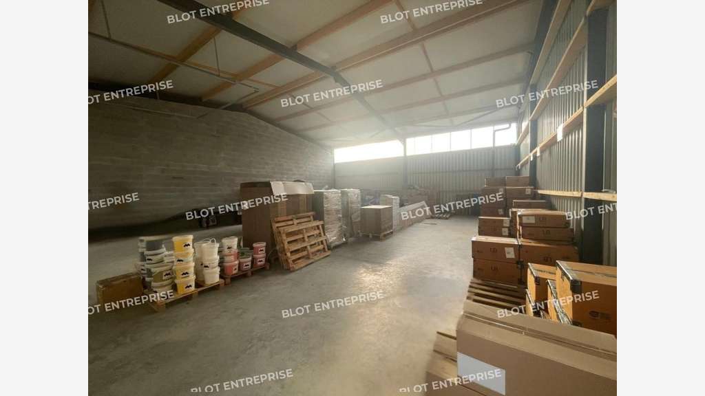 A louer cellule d'activités neuve 200m² Lanvollon