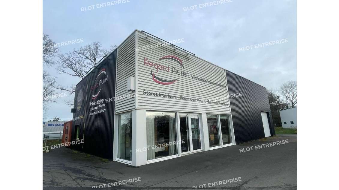 A louer locaux d'activité de 130m² en za Lanvollon