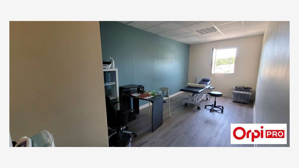 A louer local professionnel de 80m² à Lanvollon