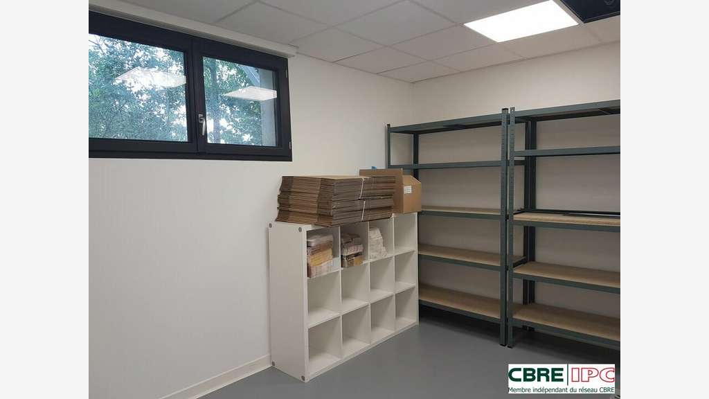 Location local activités 126m² en ZA Larressore