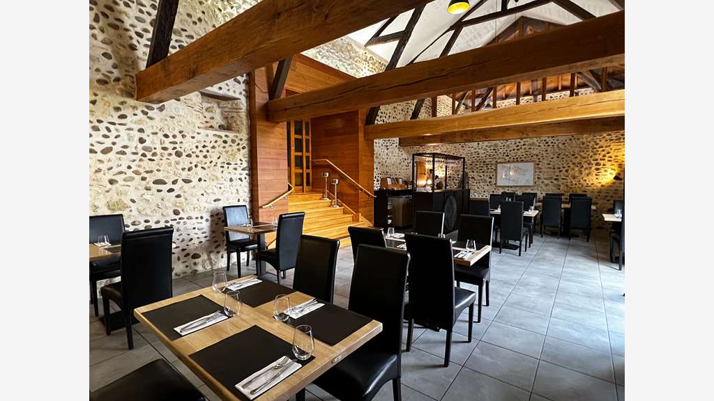 Location communale avec cuisine à Lascazères