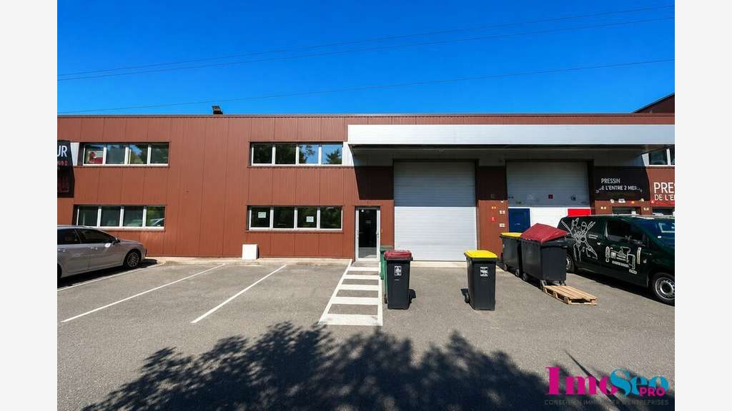 Entrepôt de 170m² à louer en ZA à Latresne