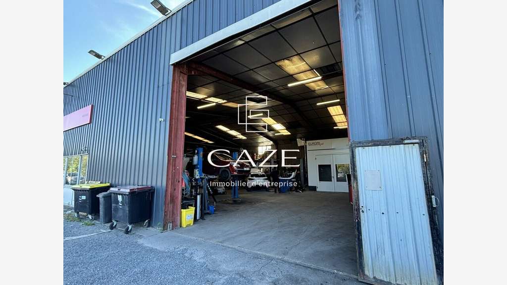 A louer bâtiment 800m² en zone d'activité Latresne