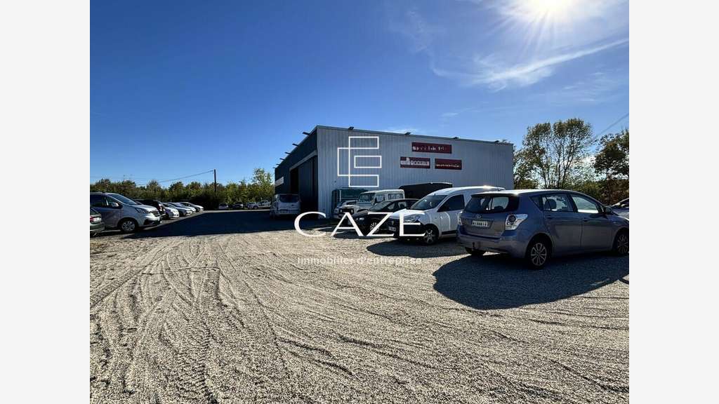 A louer bâtiment 800m² en zone d'activité Latresne