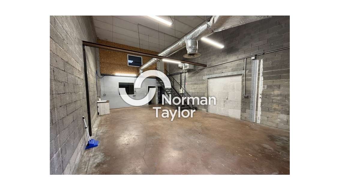 Locaux d'activité 152m² à louer à Lattes