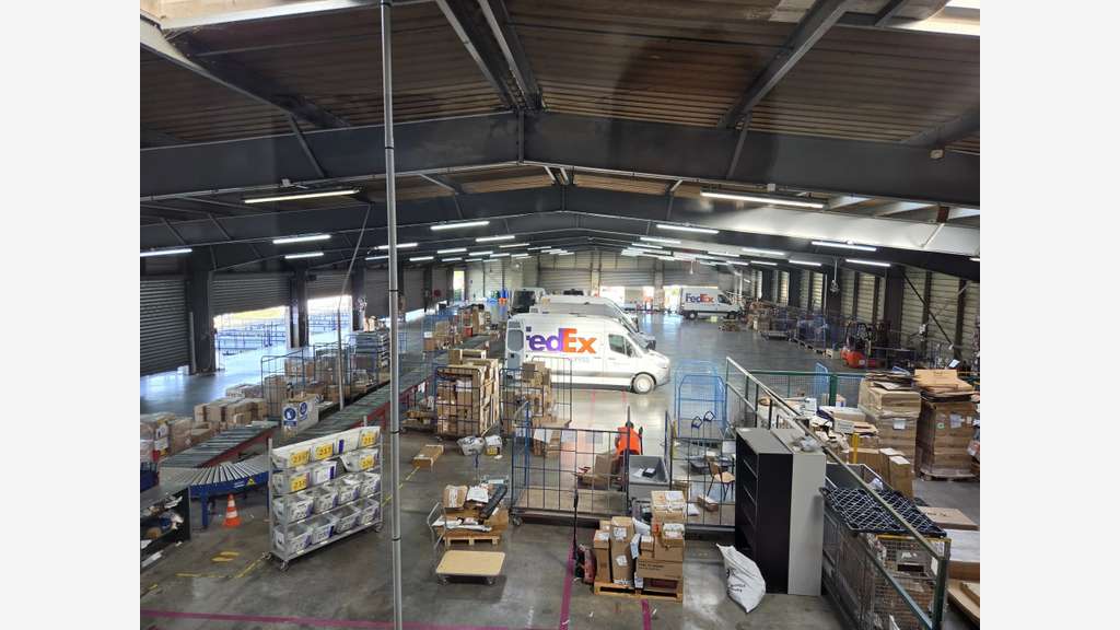 Entrepôt logistique de 2 180 m² à louer – Zone Act