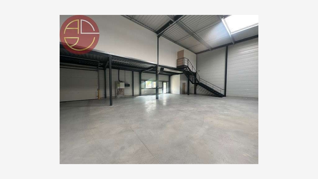 A louer entrepôt 1557m² à Launaguet