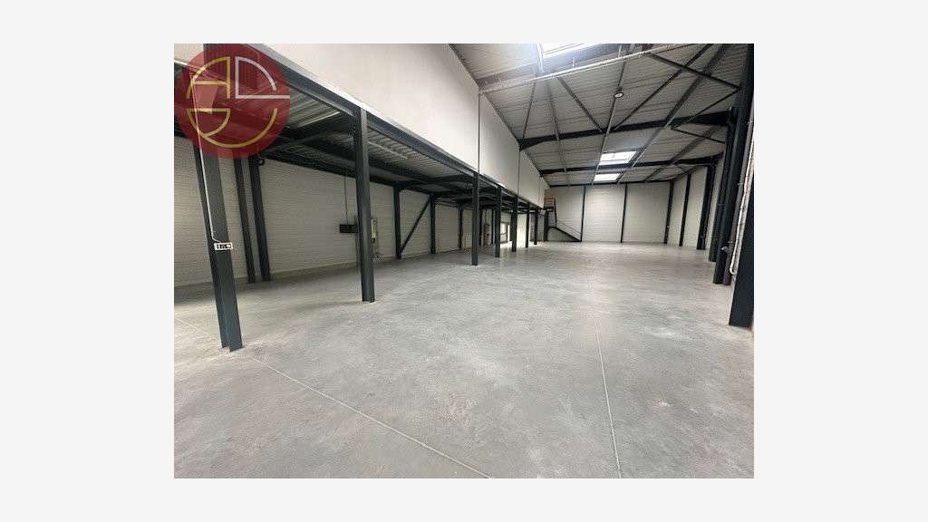 A louer entrepôt 1557m² à Launaguet