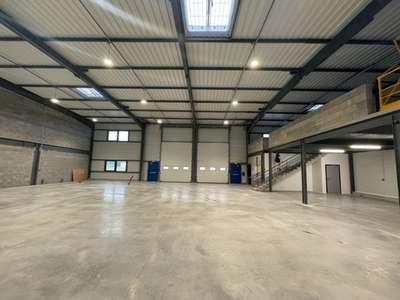 A louer cellules neuves à partir de 182m² à Laval
