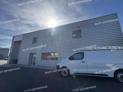 Location Locaux d'activités - Entrepôts au Bignon