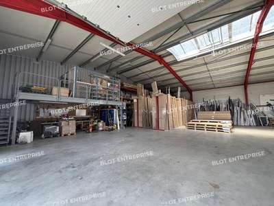 Loue local activité 1500m² Le Bignon proche péage
