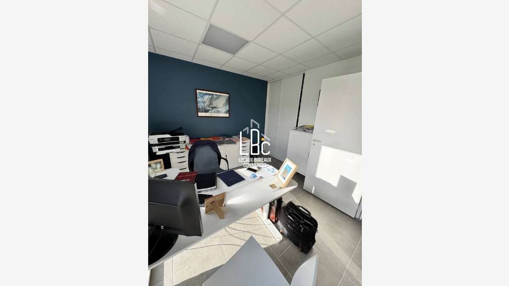 Local d'activités 360m² à louer Le Bignon