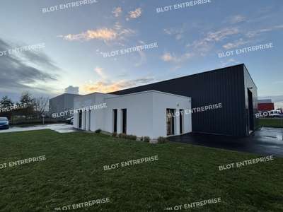 Location Locaux d'activités - Entrepôts au Bignon