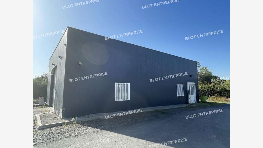 A louer locaux d'activités 150m² Le Bignon