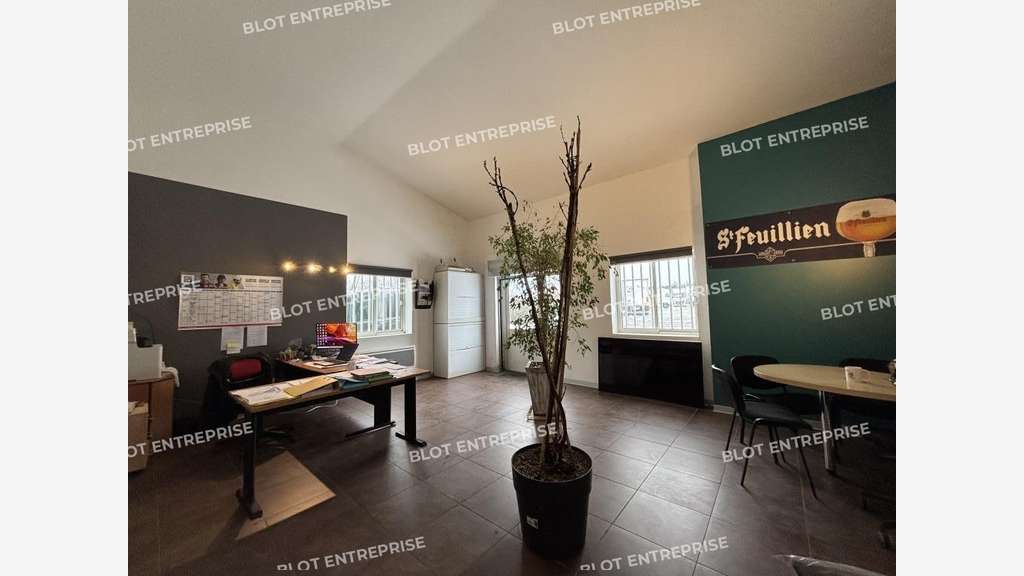 A louer locaux d'activités 150m² Le Bignon