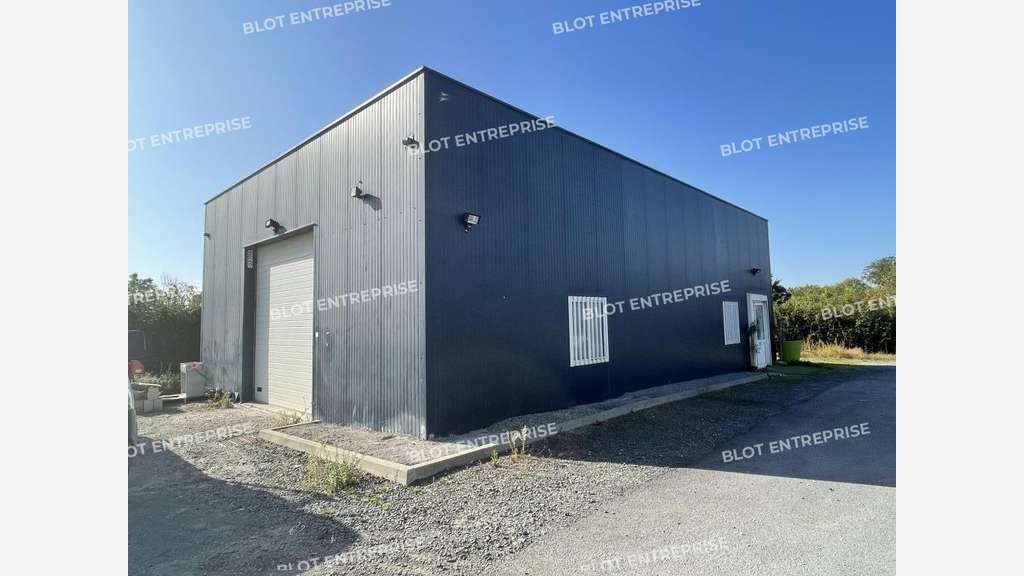 A louer locaux d'activités 150m² Le Bignon