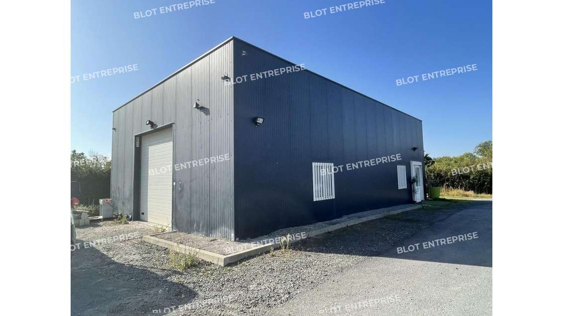 A louer locaux d'activités 150m² Le Bignon
