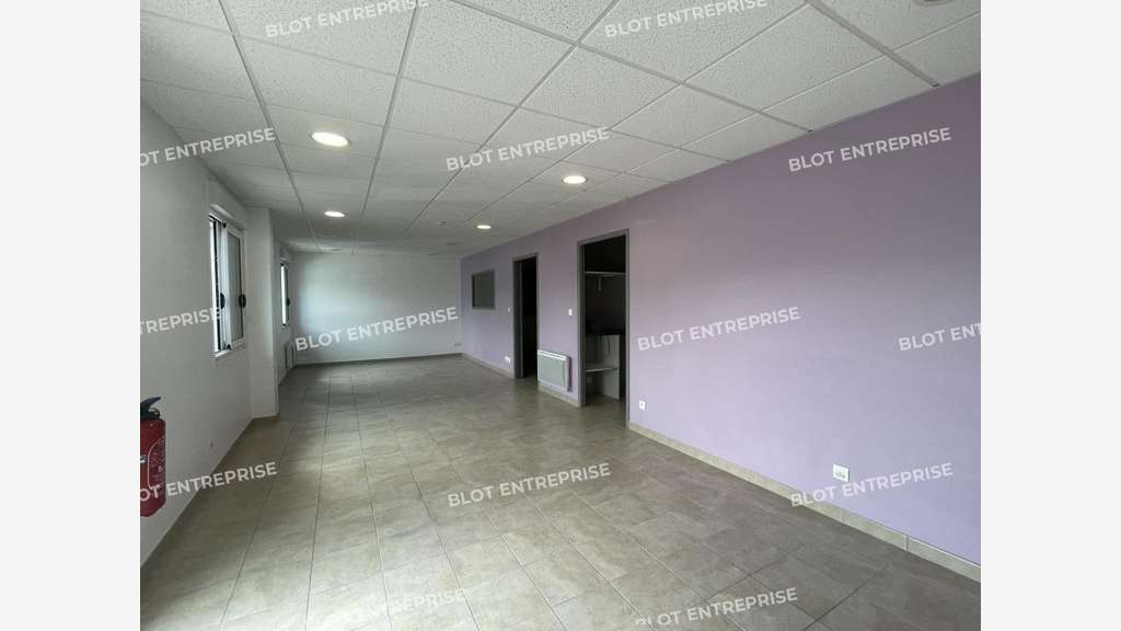 A LOUER - LOCAL D'ACTIVITES - 616 M² - LE BIGNON