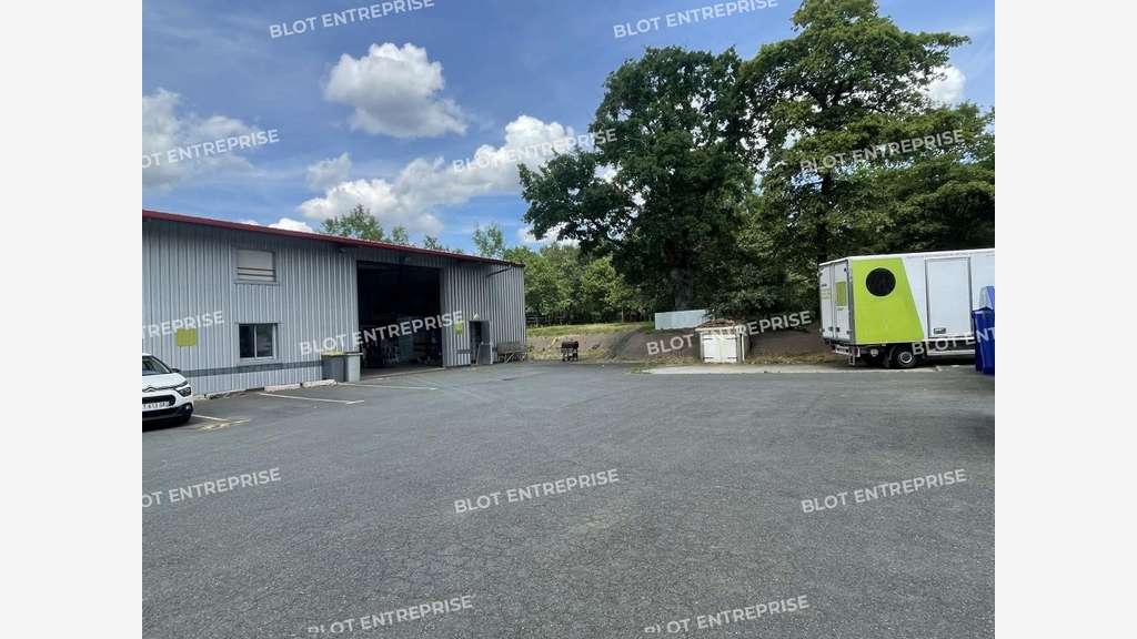 A LOUER - LOCAL D'ACTIVITES - 616 M² - LE BIGNON