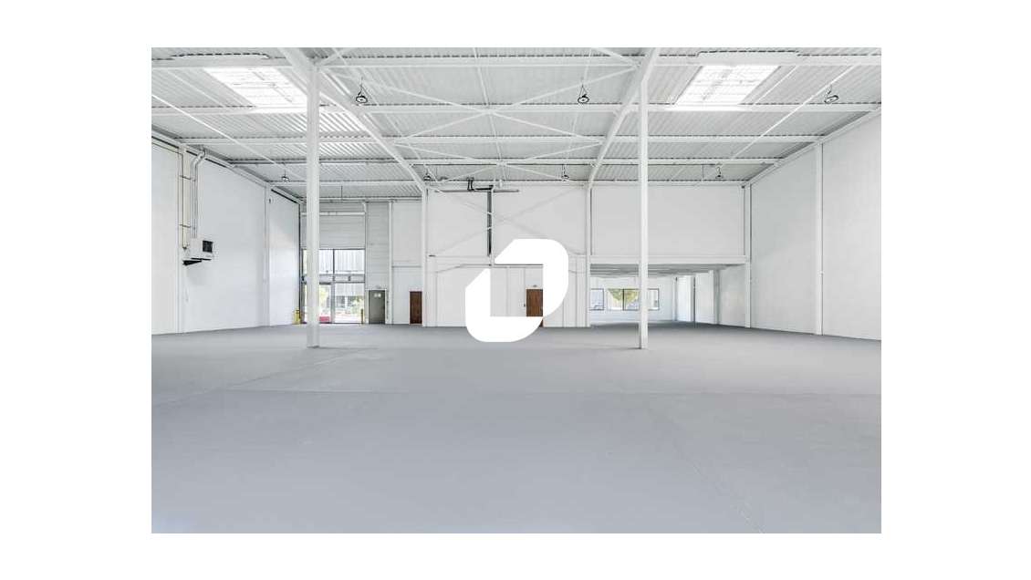 A louer Local d'activité 1670m² Le blanc mesnil