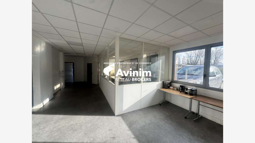 A louer local mixte 1044m² Le Blanc-Mesnil A3/A1
