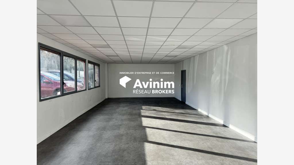 A louer local mixte 1044m² Le Blanc-Mesnil A3/A1