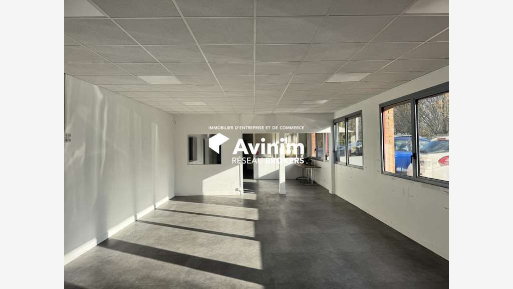 A louer local mixte 1044m² Le Blanc-Mesnil A3/A1