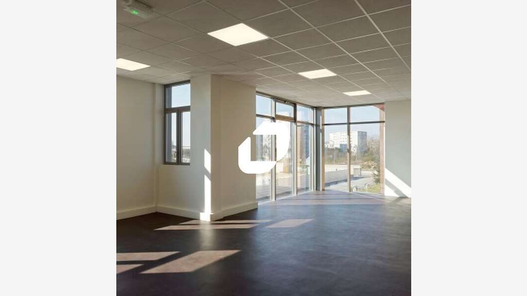 A louer Local d'activité 472m² Le blanc mesnil