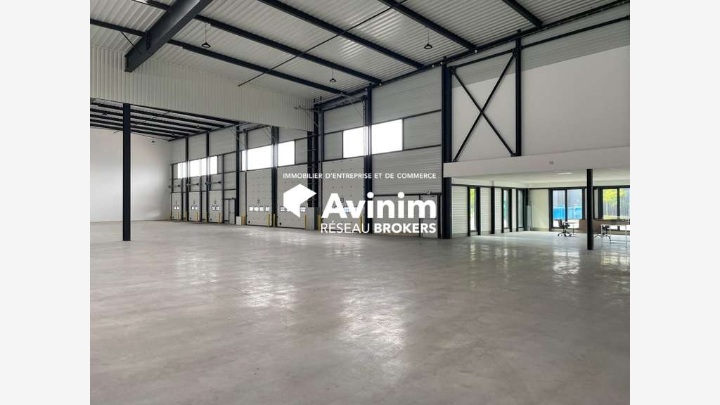 A louer cellule d'activité 3000m² ZI Le Bourget