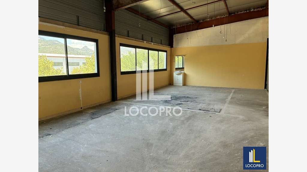 À louer - Local d'activité / entrepôt de 480 m², 6