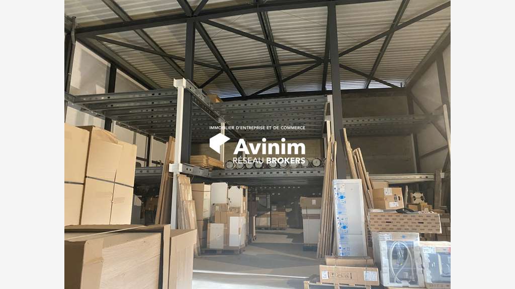 Loue local artisanal de 820m² Le Cannet Des Maures